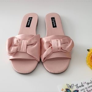 Zigi soho chic valiant pink satin slide on sandals with bow. Size US7.